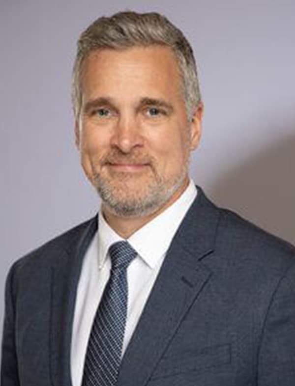 BRIAN LEACH Headshot